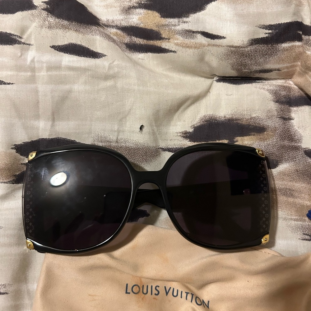 LV Glasses